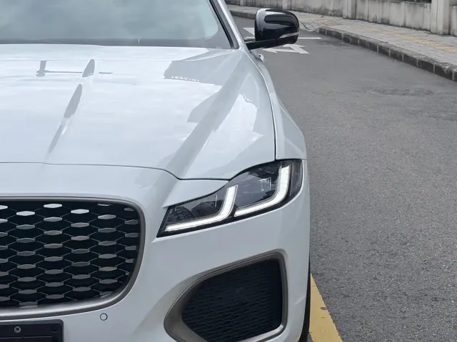 Jaguar XFL — Фото автомобиля 8