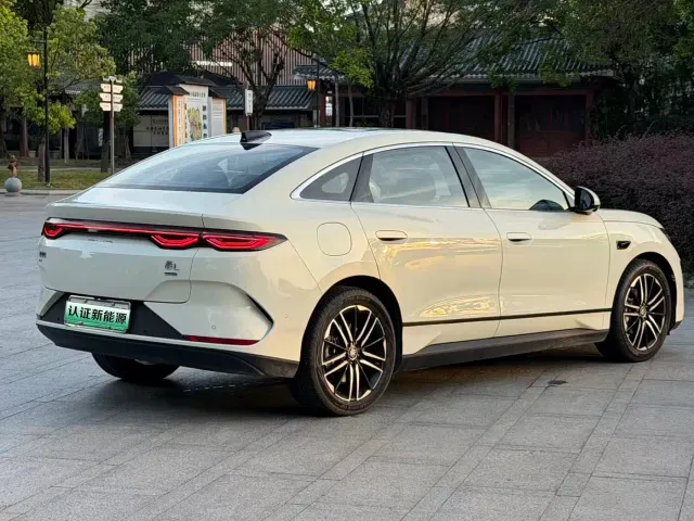 BYD Qin L — Фото автомобиля 14