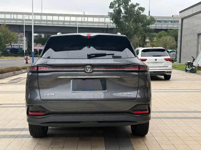 Changan CS75 Plus — Фото автомобиля 12
