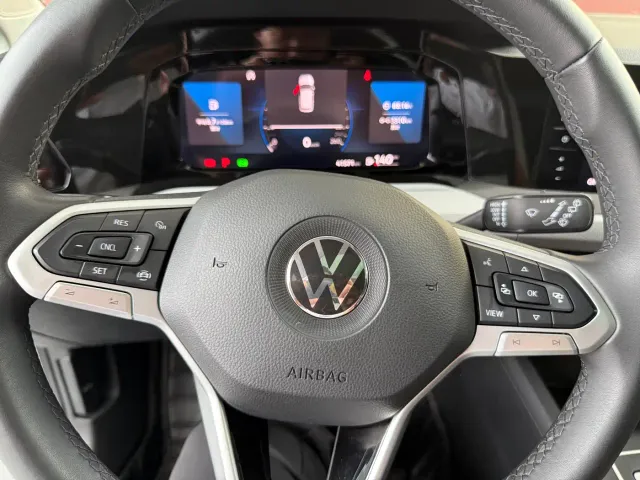 Volkswagen Golf — Фото автомобиля 18