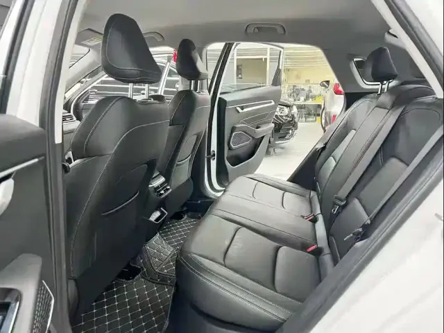 Geely Emgrand — Фото автомобиля 6
