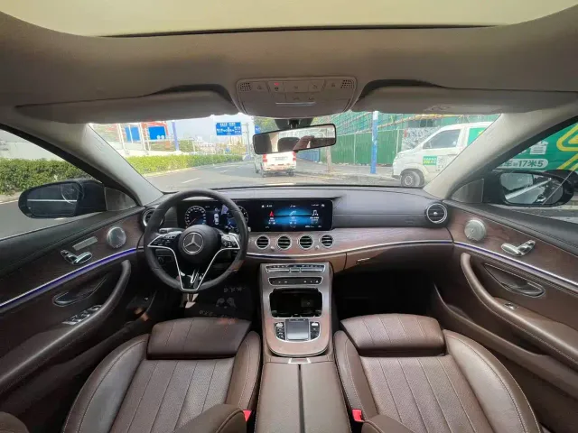 Mercedes-Benz E-Class — Фото автомобиля 8