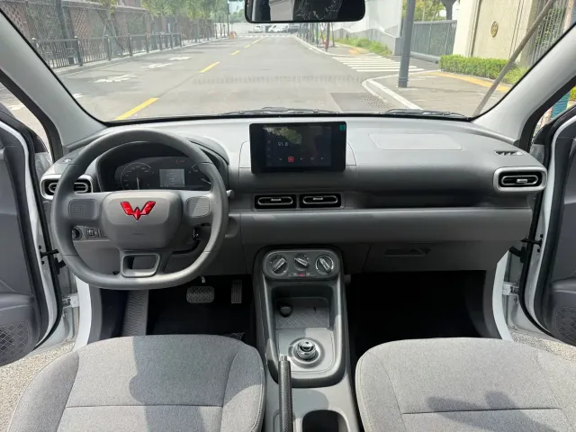Wuling Hongguang — Фото автомобиля 6