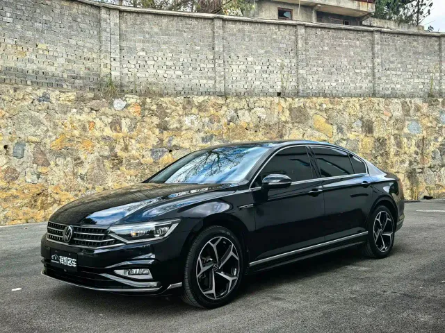 Фотография автомобиля — Volkswagen Magotan
