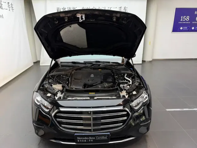 Mercedes-Benz E-Class — Фото автомобиля 11