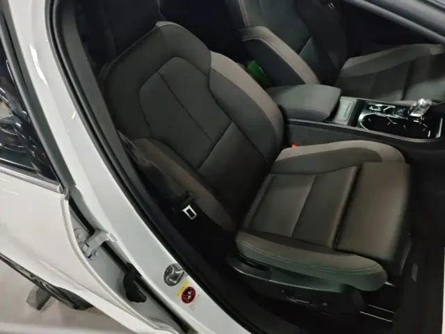 Volvo XC40 — Фото автомобиля 24