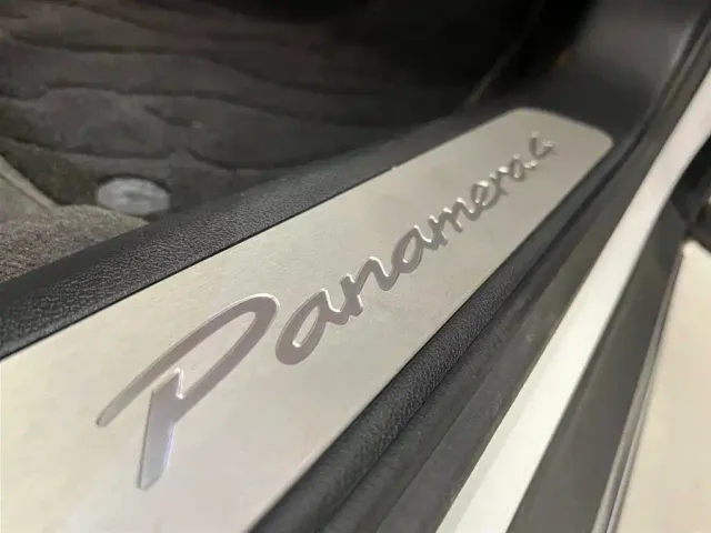 Porsche Panamera — Фото автомобиля 15