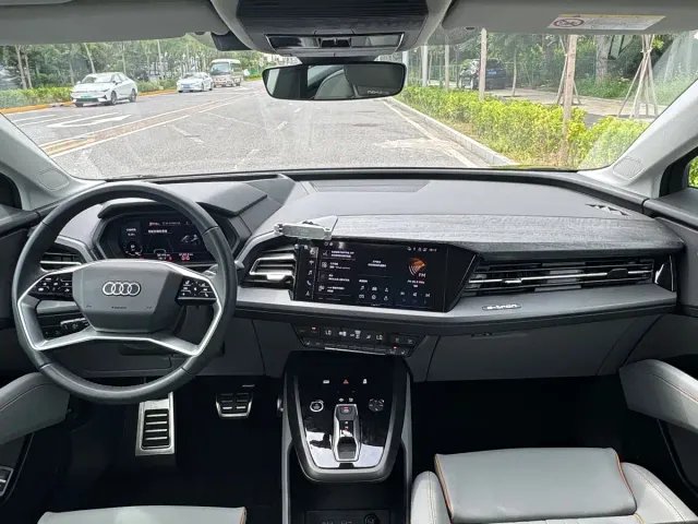 Audi Q5 e-tron — Фото автомобиля 22