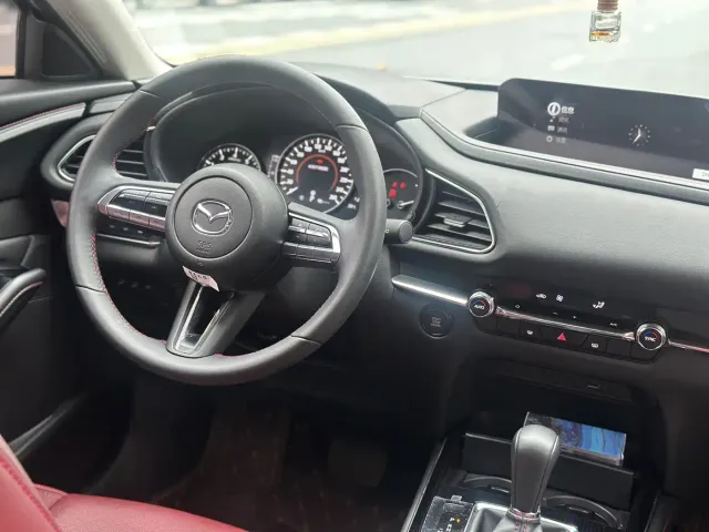 Mazda CX-30 — Фото автомобиля 7