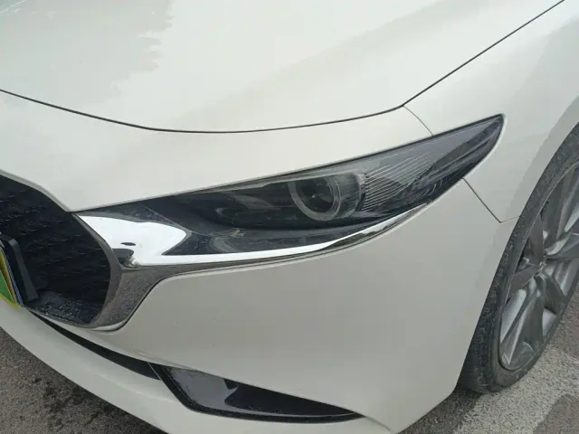 Mazda Axela — Фото автомобиля 17