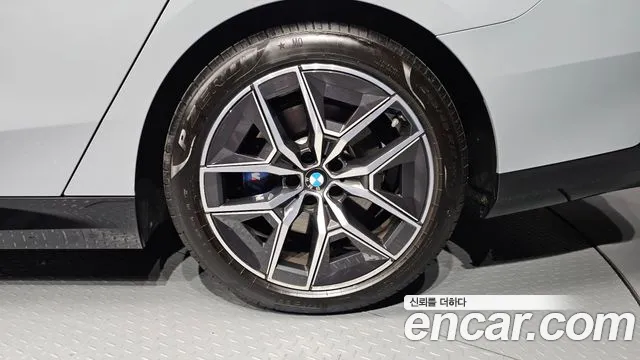 BMW 5 Series G60 — Фото автомобиля 6