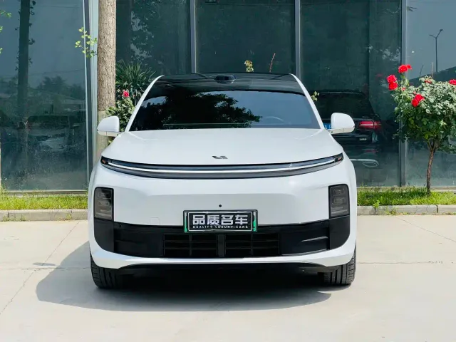 Li Auto L6 — Фото автомобиля 2