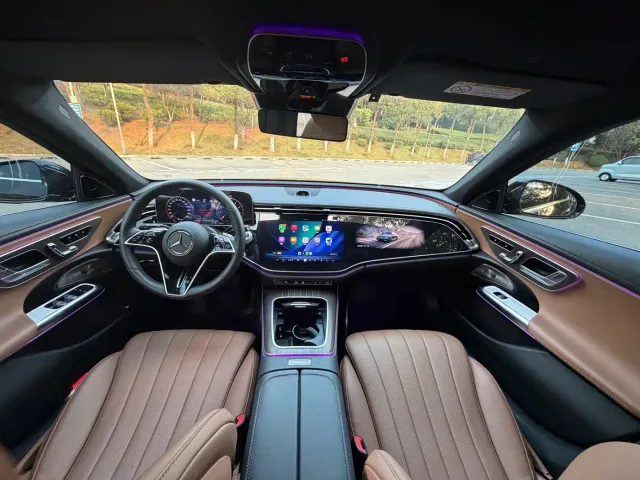 Mercedes-Benz E-Class — Фото автомобиля 5