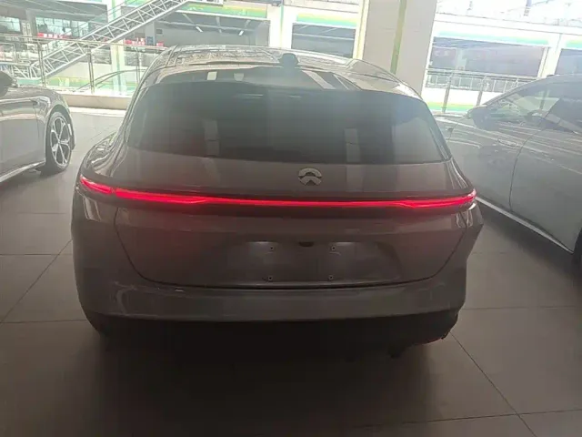 Nio ET5 Touring — Фото автомобиля 5