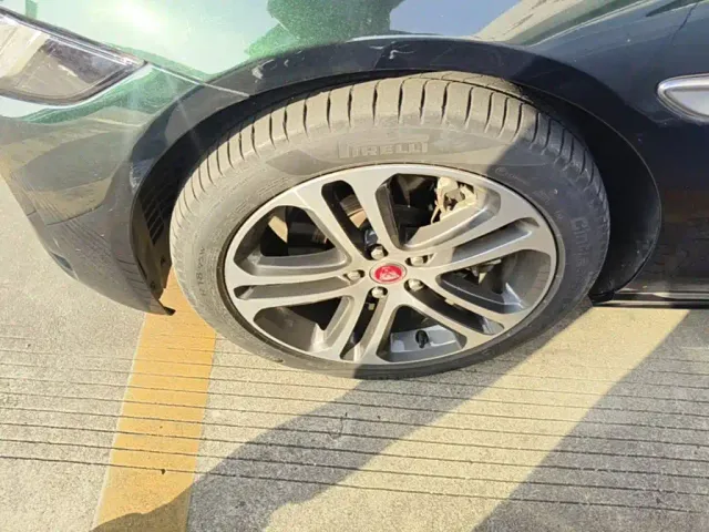 Jaguar XEL — Фото автомобиля 22