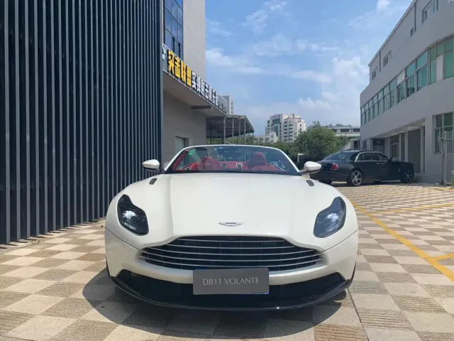 Aston Martin DB11 — Фото автомобиля 3