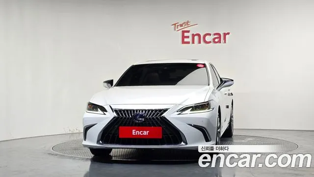 Lexus ES — Фото автомобиля 3