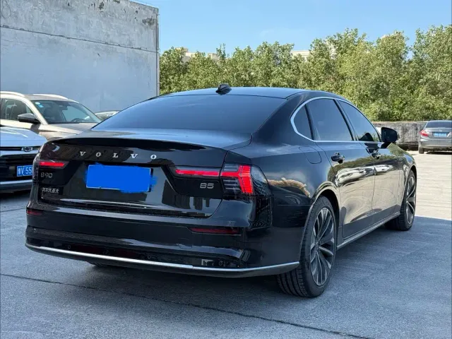 Volvo S90 — Фото автомобиля 10