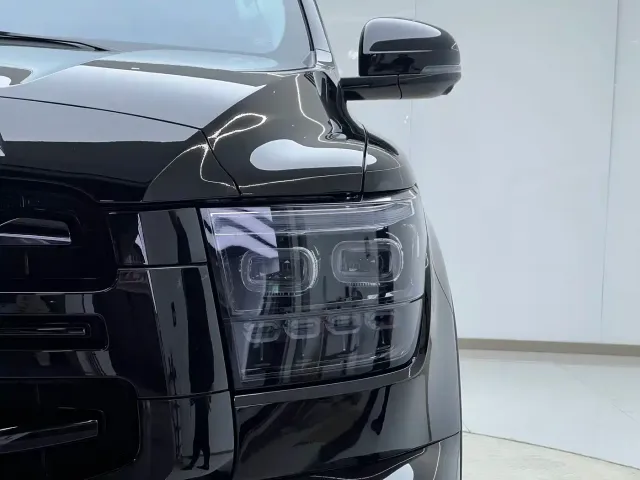 Tank Tank 500 EV 2024 Hi4-T Black Warrior Edition — Фото автомобиля 8
