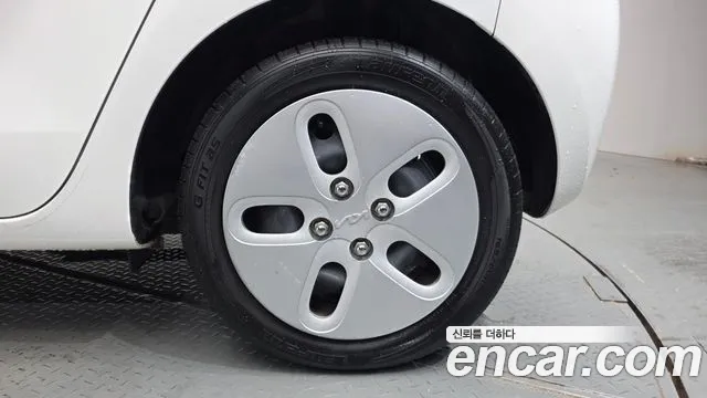 Kia RAY Новый Kia Ray Фургон — Фото автомобиля 17