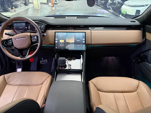 Land Rover Range Rover Sport — Фото автомобиля 13