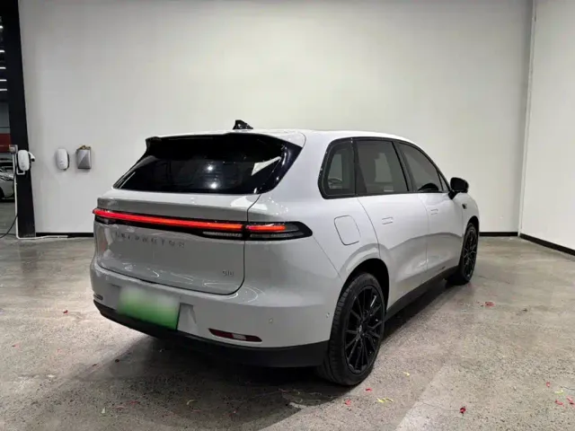 Leapmotor C10 — Фото автомобиля 12