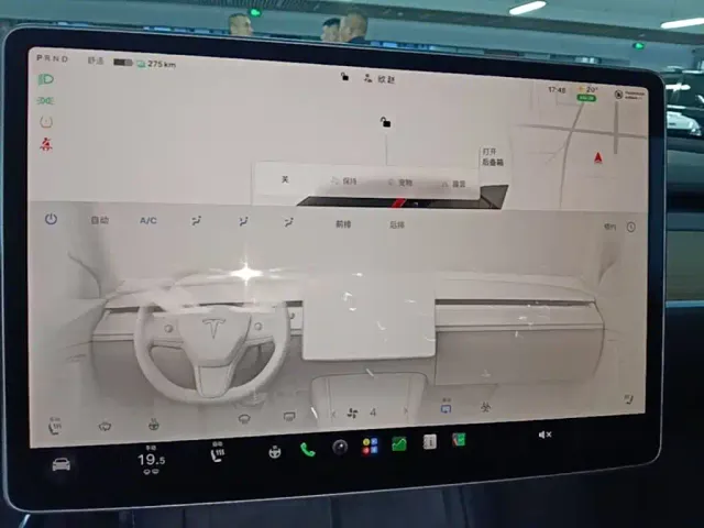 Tesla Model Y — Фото автомобиля 12