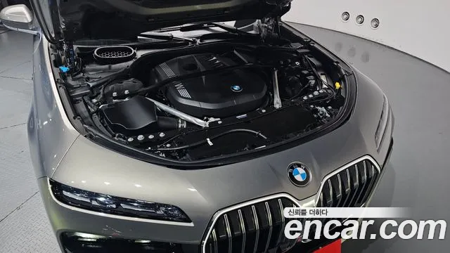 BMW 7-Series 7 серия (G70) 740i xDrive M Sport — Фото автомобиля 6