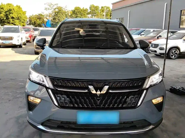 Wuling Asta — Фото автомобиля 2