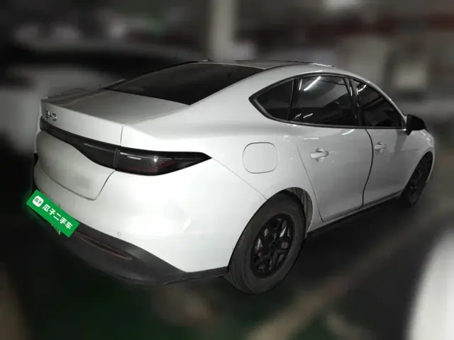 BYD Seal 05 DM-i — Фото автомобиля 4