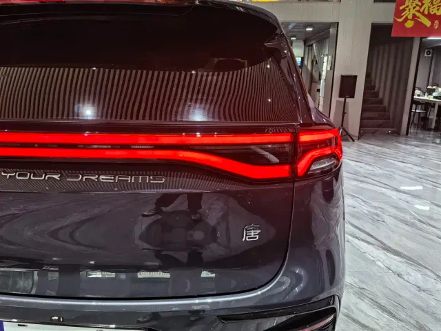 BYD Tang — Фото автомобиля 24
