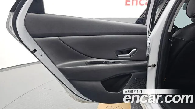 Hyundai AVANTE Modern — Фото автомобиля 25