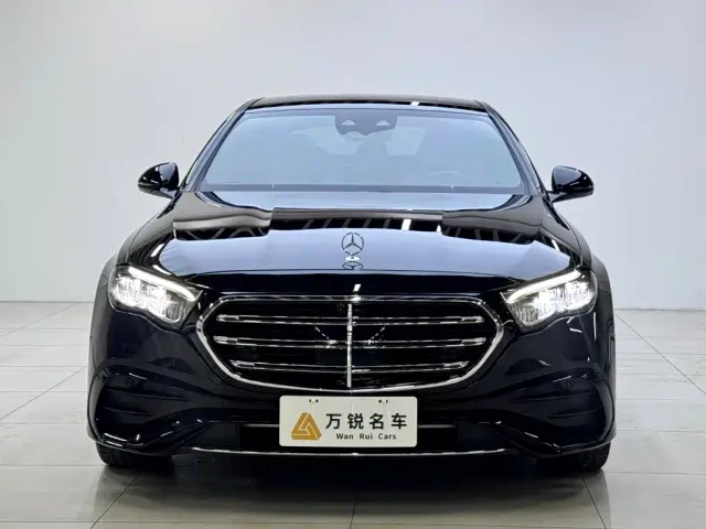 Mercedes-Benz E-Class — Фото автомобиля 2