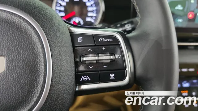 Kia Carnival Generation 4 — Фото автомобиля 21