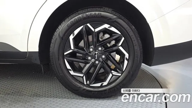 Kia Carnival — Фото автомобиля 6