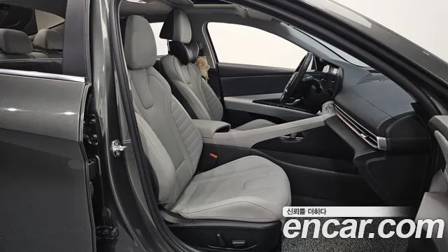 Hyundai Avante CN7 — Фото автомобиля 11