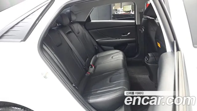 Hyundai AVANTE Avante (CN7) — Фото автомобиля 12
