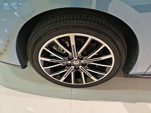 Leapmotor B01 — Фото автомобиля 22