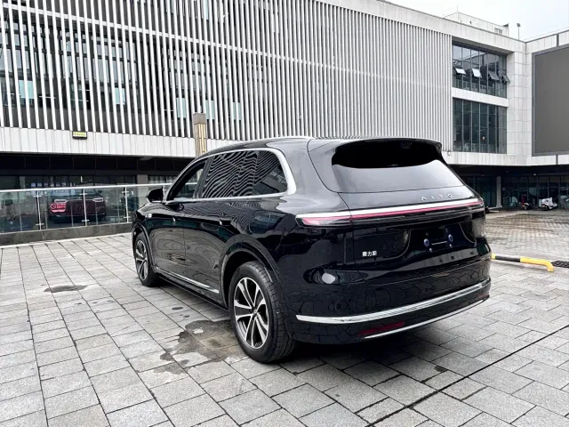 Aito M7 — Фото автомобиля 6