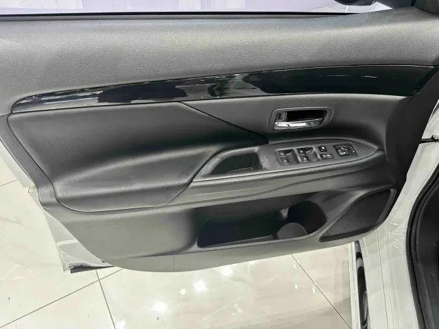 Mitsubishi Outlander — Фото автомобиля 8