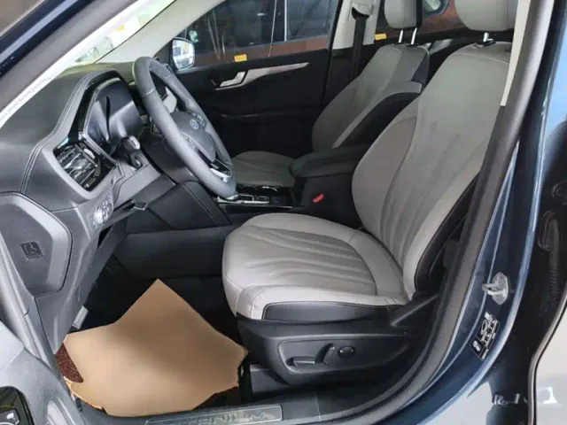 Ford Escape — Фото автомобиля 14