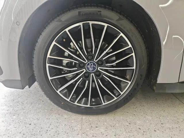 BYD Han — Фото автомобиля 5