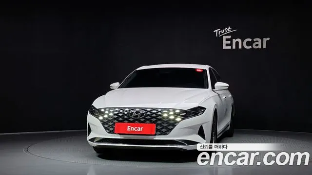 Hyundai Grandeur New — Фото автомобиля 3
