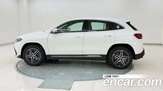 Mercedes-Benz EQA H243 — Фото автомобиля 2