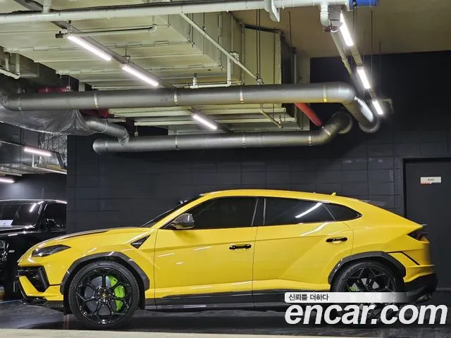 Lamborghini Urus — Фото автомобиля 3