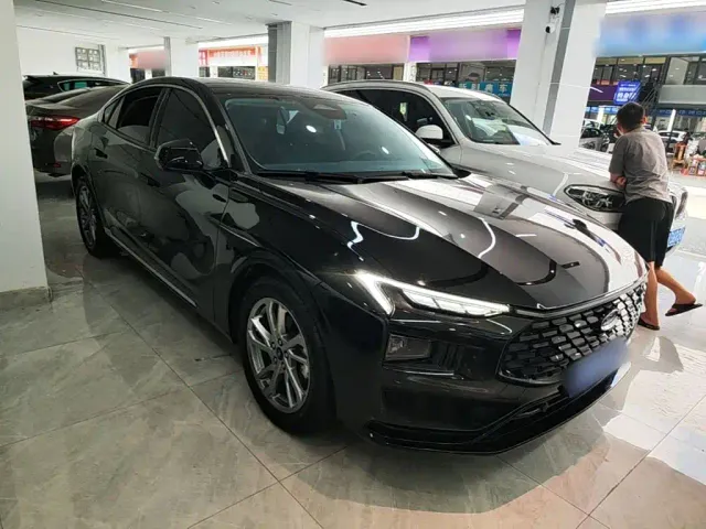 Ford Mondeo — Фото автомобиля 3
