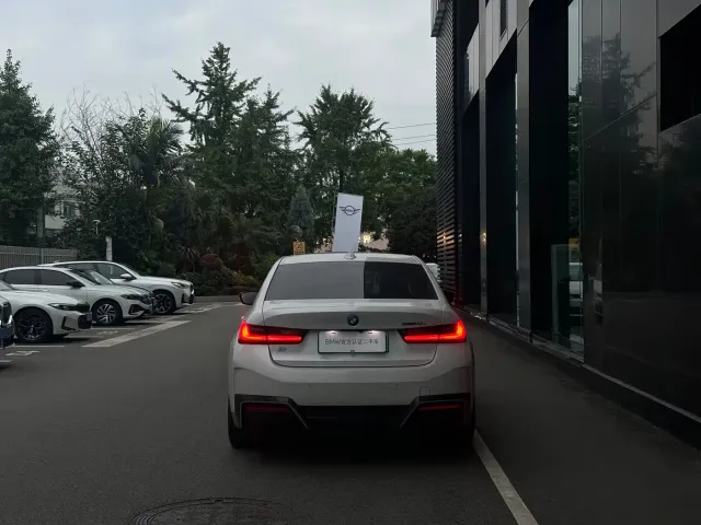 BMW i3 — Фото автомобиля 3