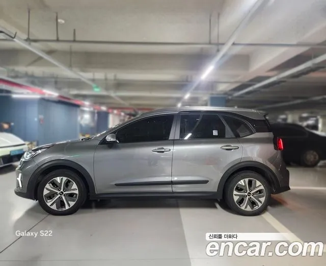 Kia Niro — Фото автомобиля 3