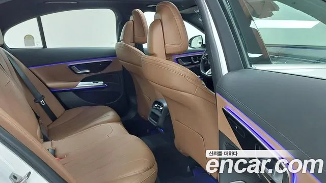 Mercedes-Benz E-Class W214 — Фото автомобиля 10