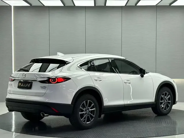 Mazda CX-4 — Фото автомобиля 5